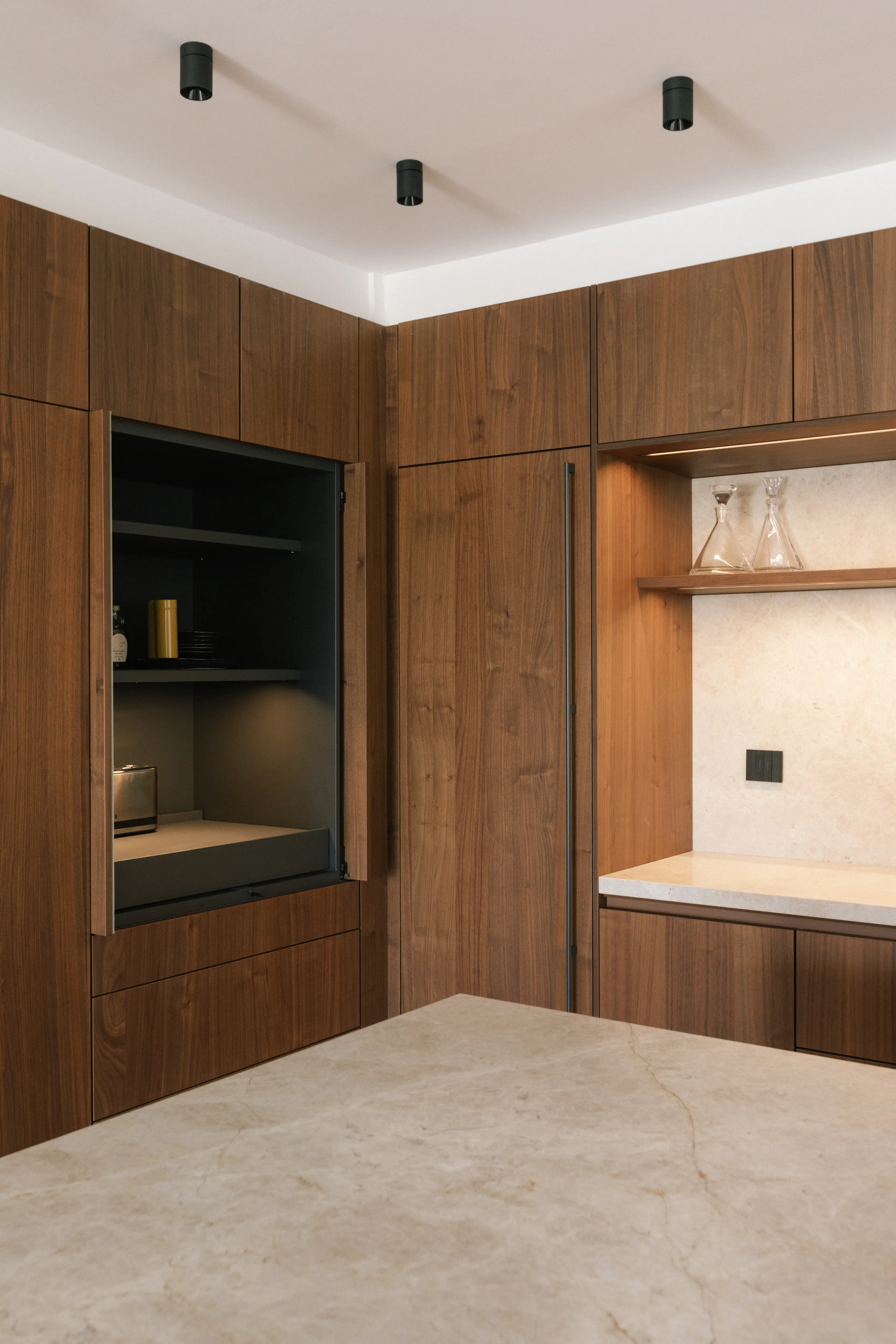 Kitchen renovation detail in Campolivar Valencia image 22